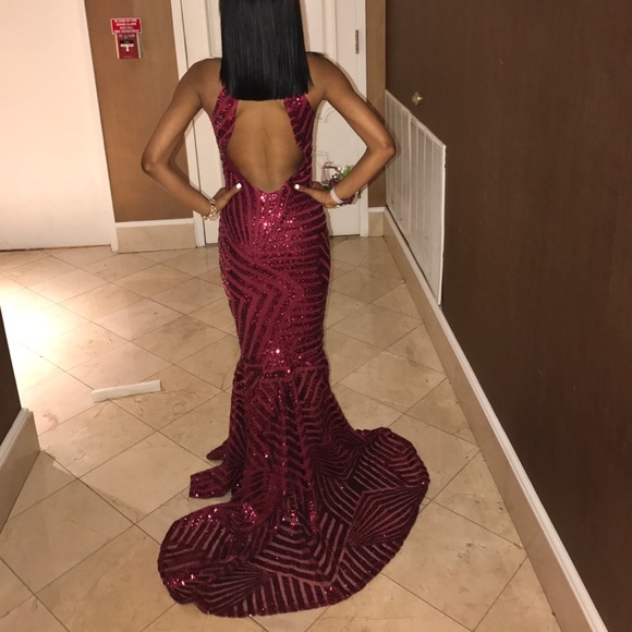 Burgundy Prom dress - Picture 3 of 7